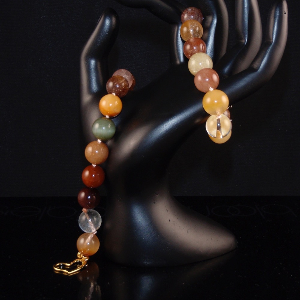 Multi-colored beaded bracelet, 7.5” long